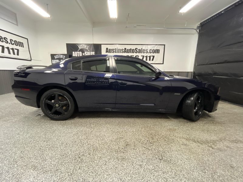 2011 Dodge Charger Upper Image 2