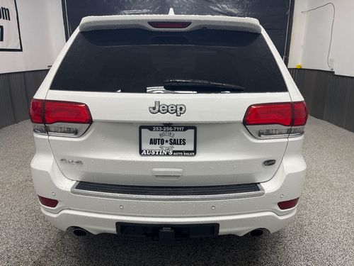 2017 Jeep Grand Cherokee Overland Lower Image 2