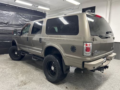 2005 Ford Excursion Limited Lower Image 2