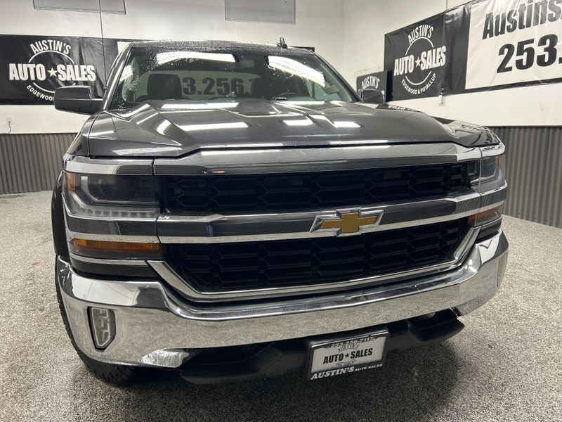 2016 Chevrolet Silverado 1500 LT Upper Image 2
