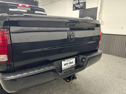 2014 Ram 3500 Laramie Lower Image 3
