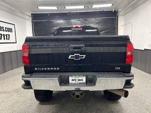 2015 Chevrolet Silverado 3500HD LTZ Lower Image 3