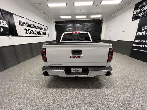 2018 GMC Sierra 1500 SLT Lower Image 2