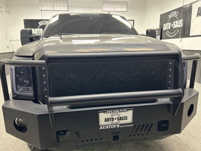 2012 Ford F-350 Super Duty Lariat Upper Image 2