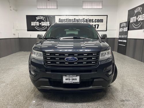 2017 Ford Explorer XLT Lower Image 3