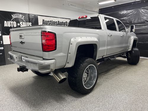 2018 Chevrolet Silverado 2500HD LTZ Lower Image 1