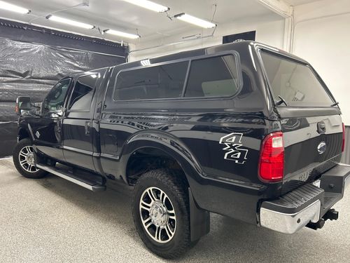 2011 Ford F-350 Super Duty Lariat Lower Image 2