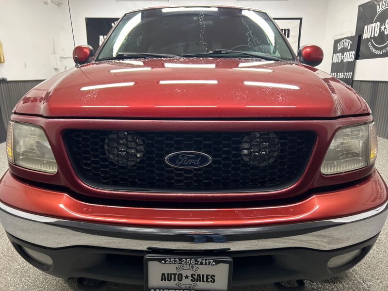 2001 Ford F-150 XLT Upper Image 2