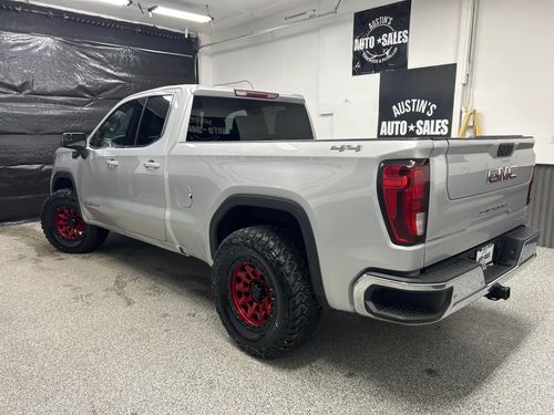 2022 GMC Sierra 1500 Limited SLE Lower Image 2