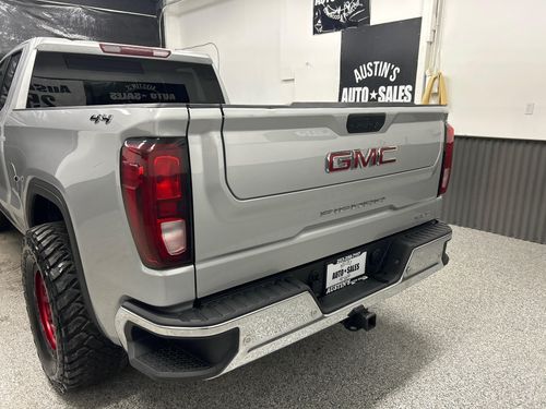 2022 GMC Sierra 1500 Limited SLE Lower Image 3