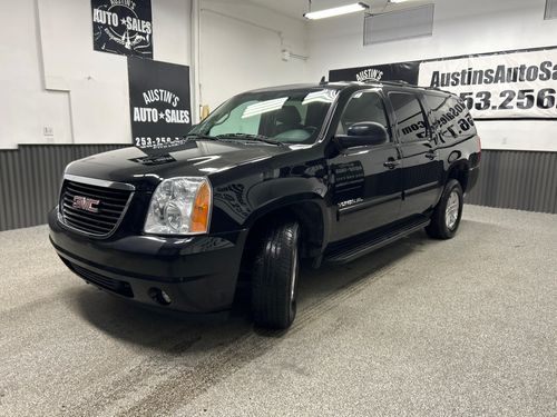 2014 GMC Yukon XL SLT Lower Image 1