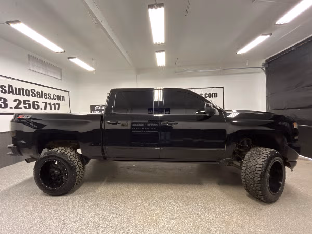 2016 Chevrolet Silverado 1500 LT Z71 Image 2