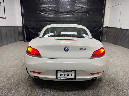 2009 BMW Z4 sDrive35i Lower Image 2