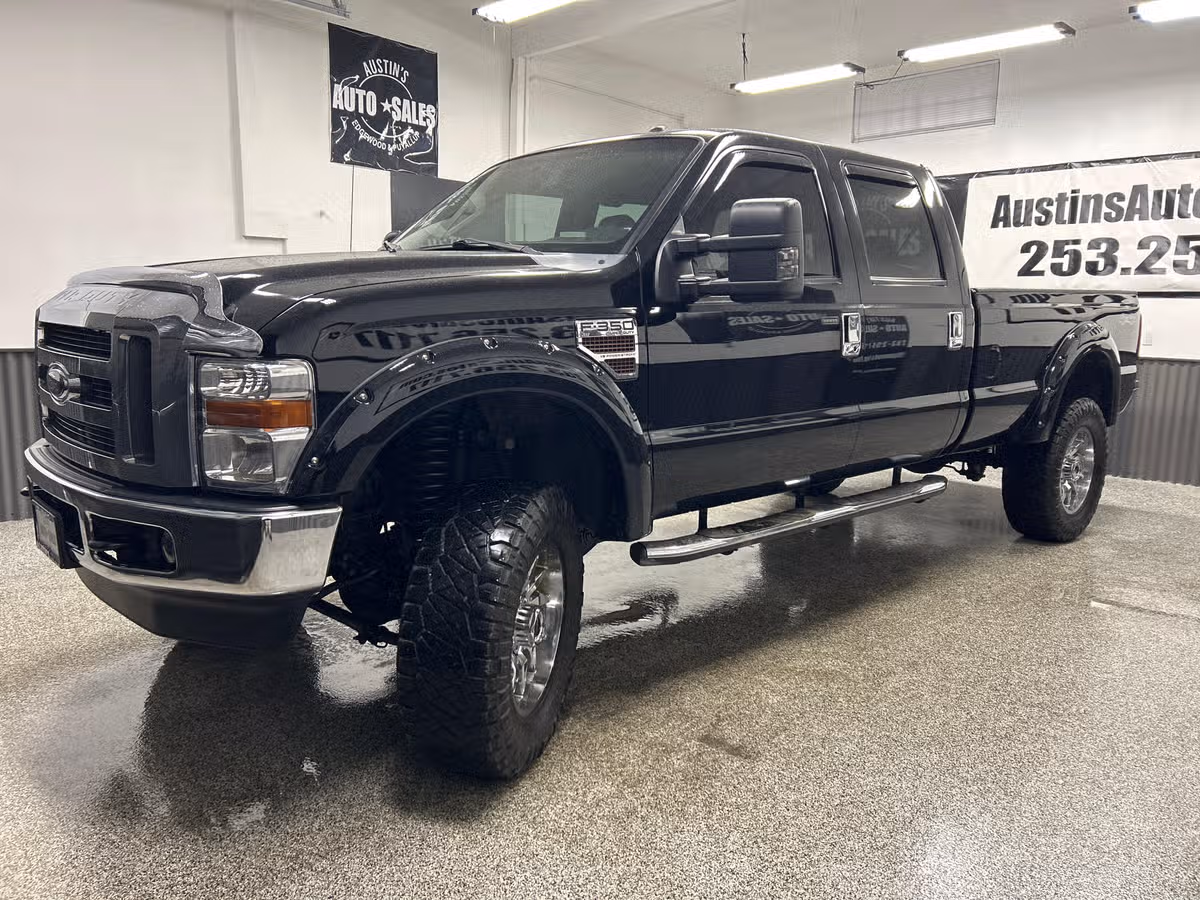 2010 Ford F-350 Super Duty XLT Image 3