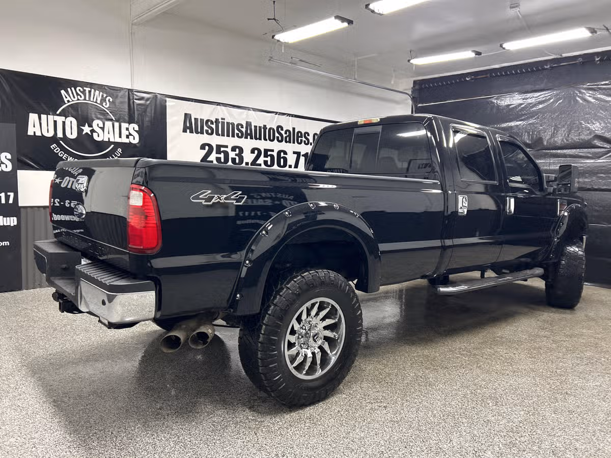 2010 Ford F-350 Super Duty XLT Image 6