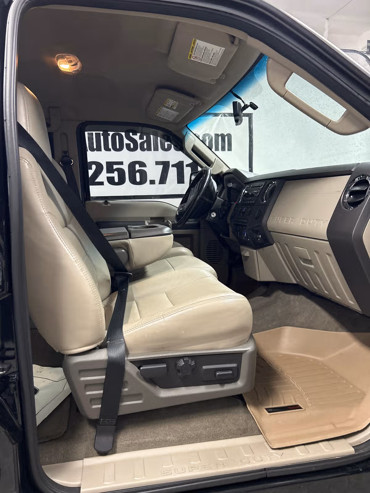 2010 Ford F-350 Super Duty XLT Image 15