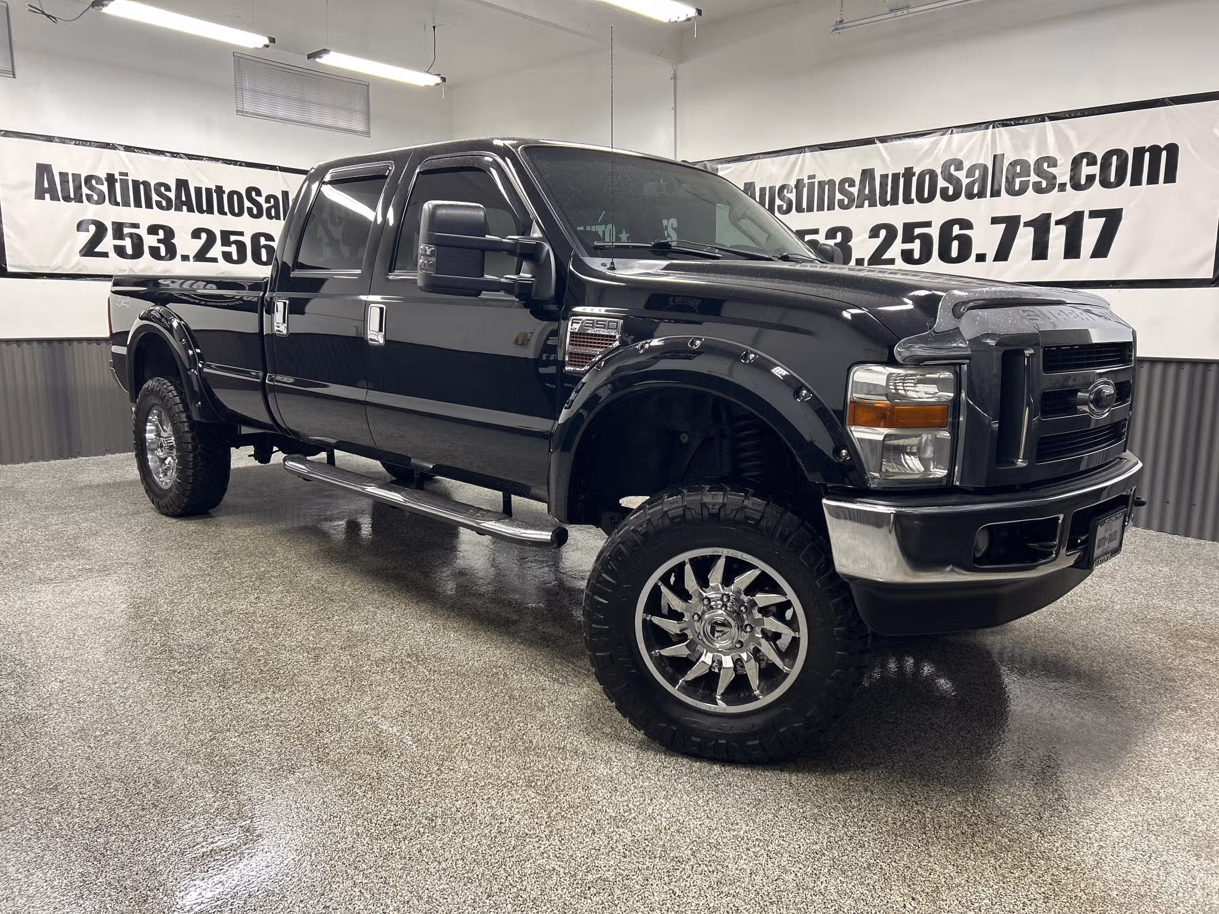2010 Ford F-350 Super Duty XLT Image 1