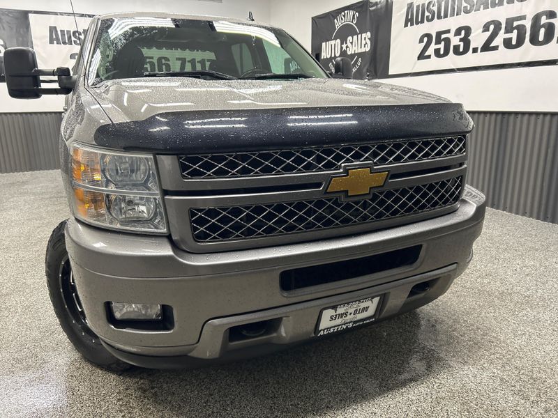 2013 Chevrolet Silverado 2500HD LTZ Upper Image 2