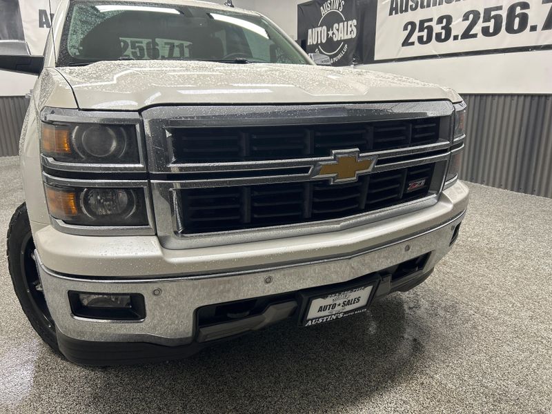 2014 Chevrolet Silverado 1500 photo 2