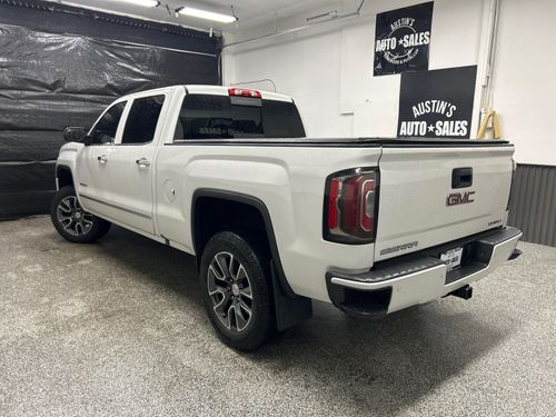 2017 GMC Sierra 1500 Denali Crew Cab Lower Image 2