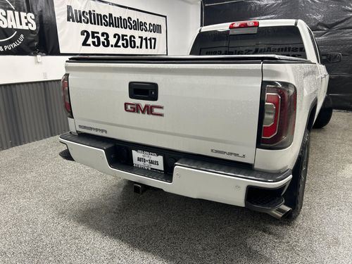 2017 GMC Sierra 1500 Denali Crew Cab Lower Image 3