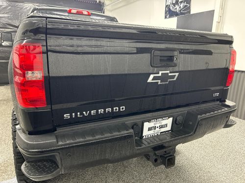 2015 Chevrolet Silverado 2500HD LTZ Crew Cab Lower Image 3