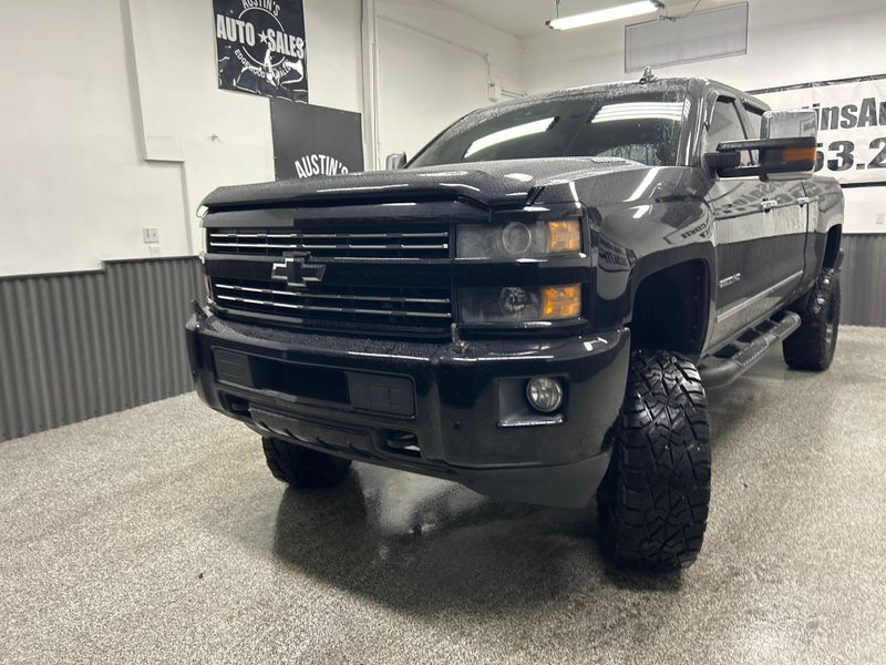 2015 Chevrolet Silverado 2500HD LTZ Crew Cab Upper Image 2