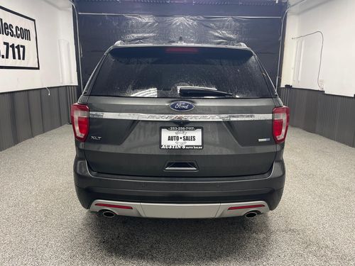 2016 Ford Explorer XLT Lower Image 2