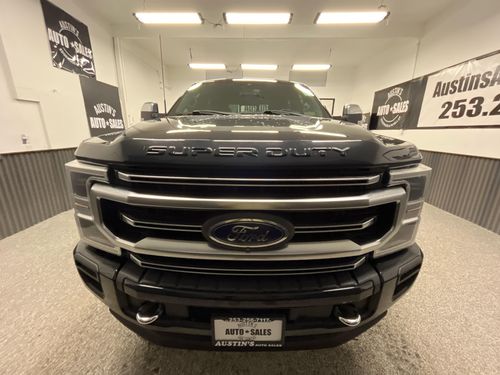 2022 Ford F-350 Super Duty Platinum Lower Image 3