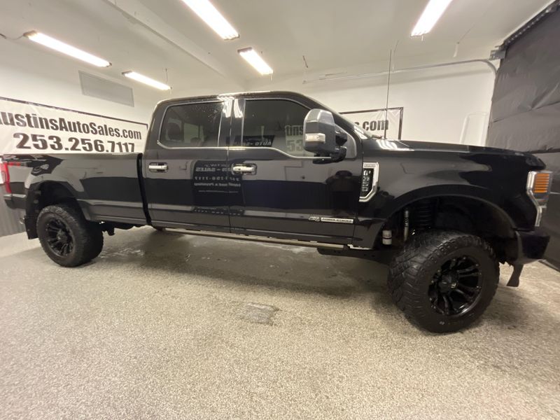 2022 Ford F-350 Super Duty Platinum Upper Image 2