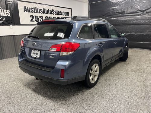 2013 Subaru Outback 2.5i Premium Lower Image 1