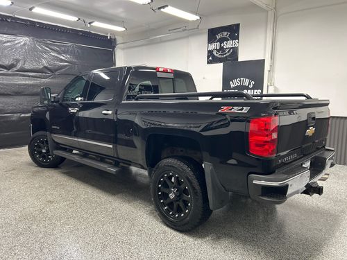 2015 Chevrolet Silverado 2500HD LTZ Lower Image 2