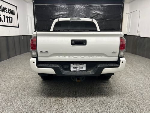 2019 Toyota Tacoma Limited Lower Image 3