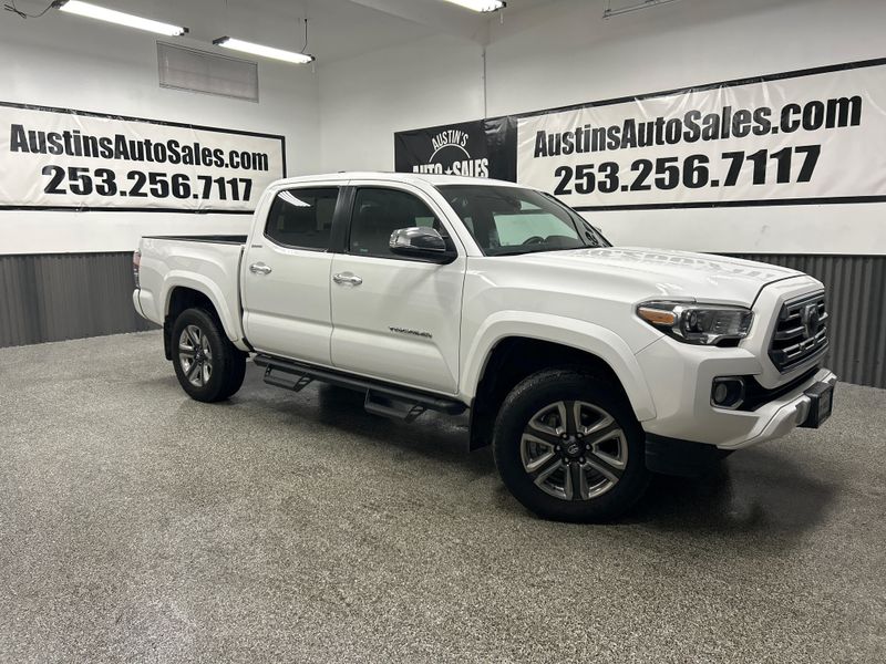 2019 Toyota Tacoma Limited Upper Image 1