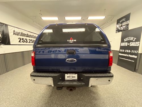 2008 Ford F-350 Super Duty Lariat Lower Image 2