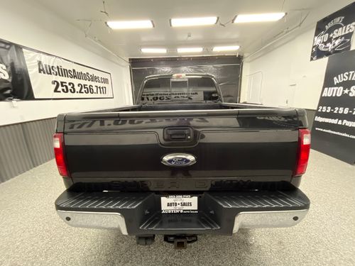 2015 Ford F-250 Super Duty Lariat Lower Image 2
