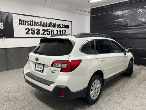 2019 Subaru Outback 2.5i Premium Crossover Lower Image 1