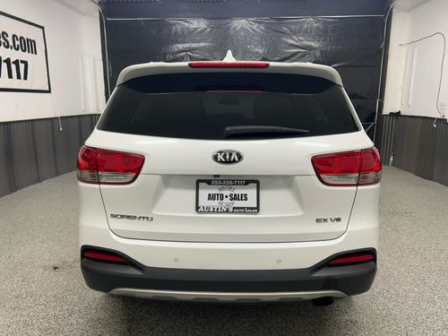 2017 Kia Sorento EX V6 Lower Image 3