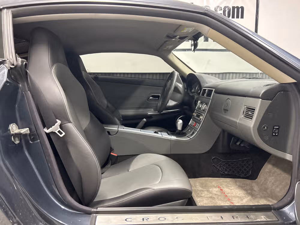 2008 Chrysler Crossfire Limited Image 11