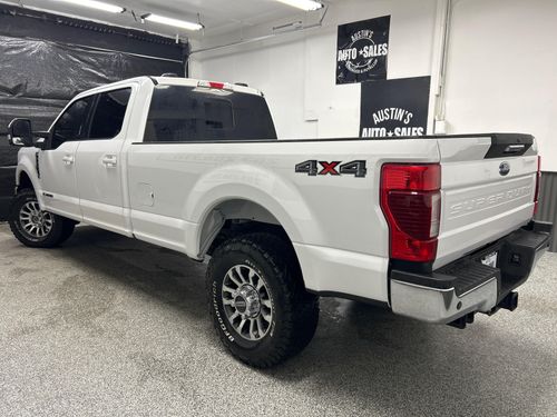 2021 Ford F-350 Super Duty Lariat Lower Image 2