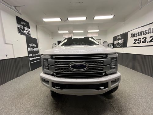 2019 Ford F-250 Super Duty Platinum Lower Image 3