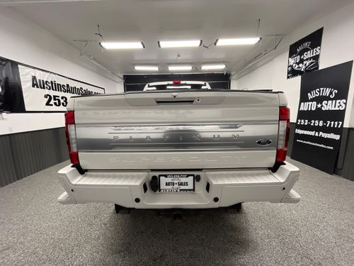 2019 Ford F-250 Super Duty Platinum Lower Image 2