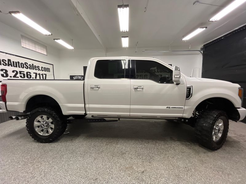 2019 Ford F-250 Super Duty Platinum Upper Image 2