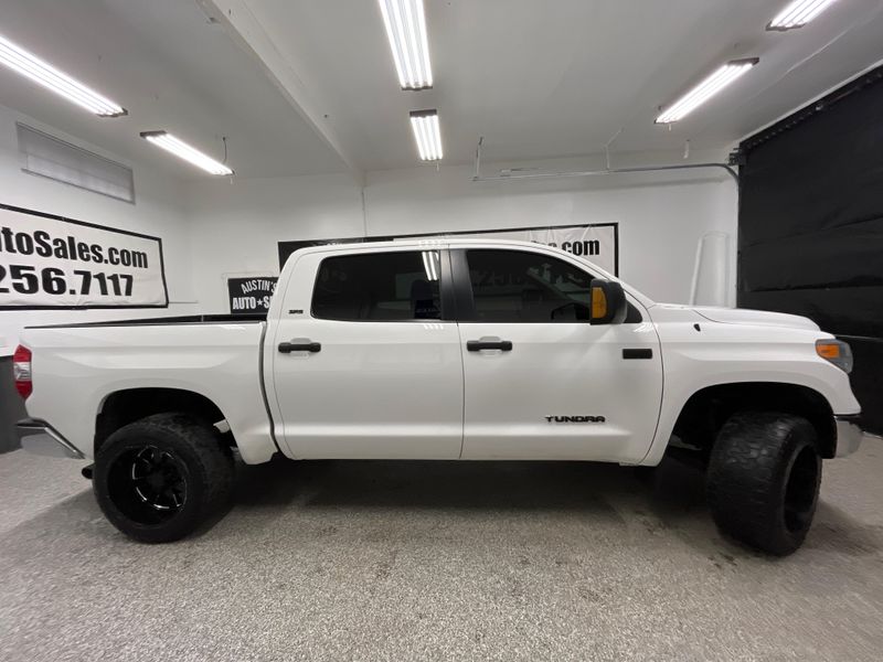 2016 Toyota Tundra SR5 Upper Image 2
