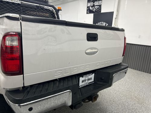 2012 Ford F-250 Super Duty Lariat Lower Image 3