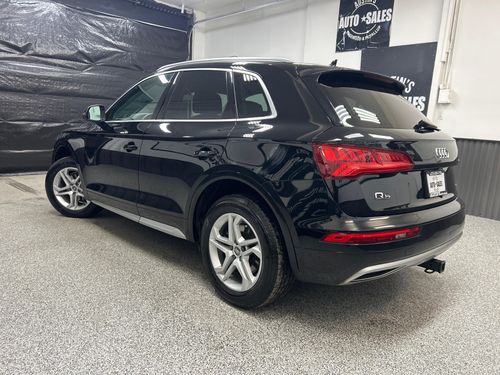 2019 Audi Q5 quattro Premium 45 TFSI Lower Image 2