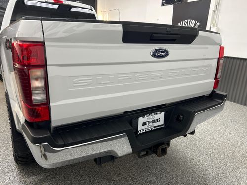2020 Ford F-350 Super Duty XLT Lower Image 3