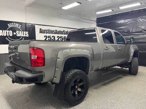 2013 Chevrolet Silverado 2500HD LTZ Lower Image 1