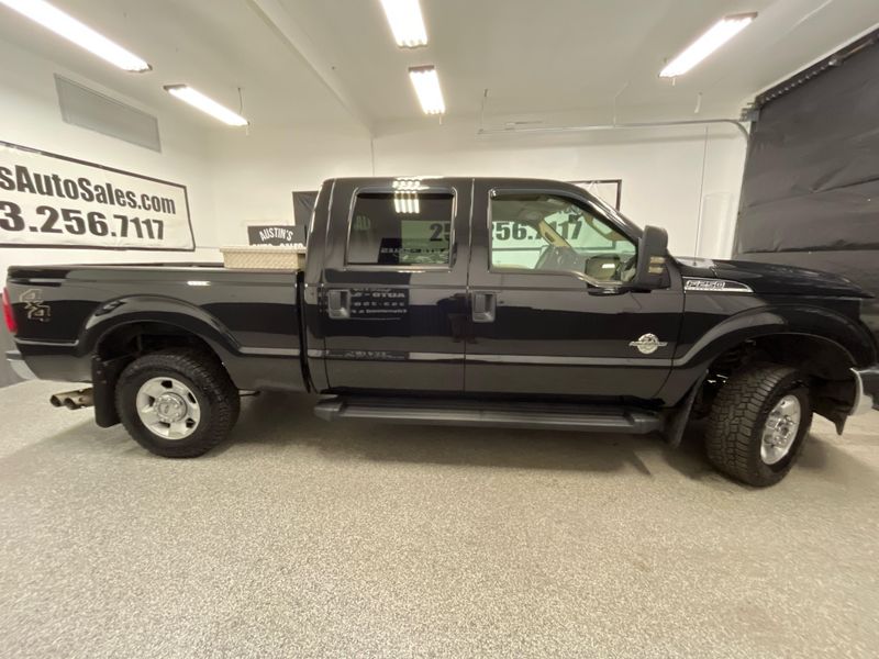 2012 Ford F-250 Super Duty XLT Upper Image 2