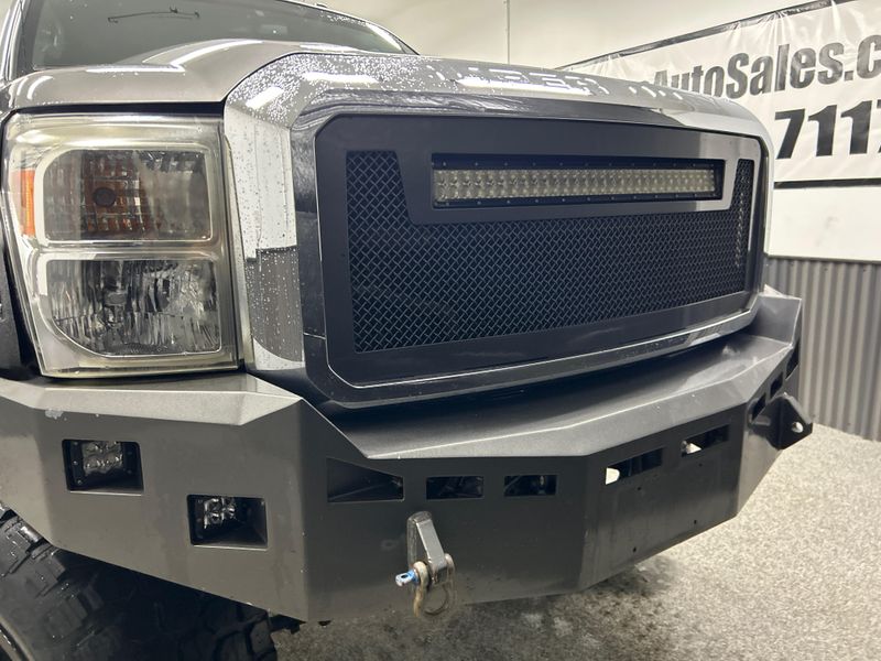 2012 Ford F-250 Super Duty Lariat Upper Image 2